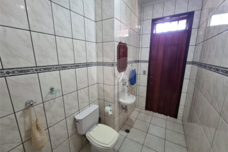 Casa à venda com 4 quartos, sendo 2 suítes, em Bosque, Vinhedo, SP
