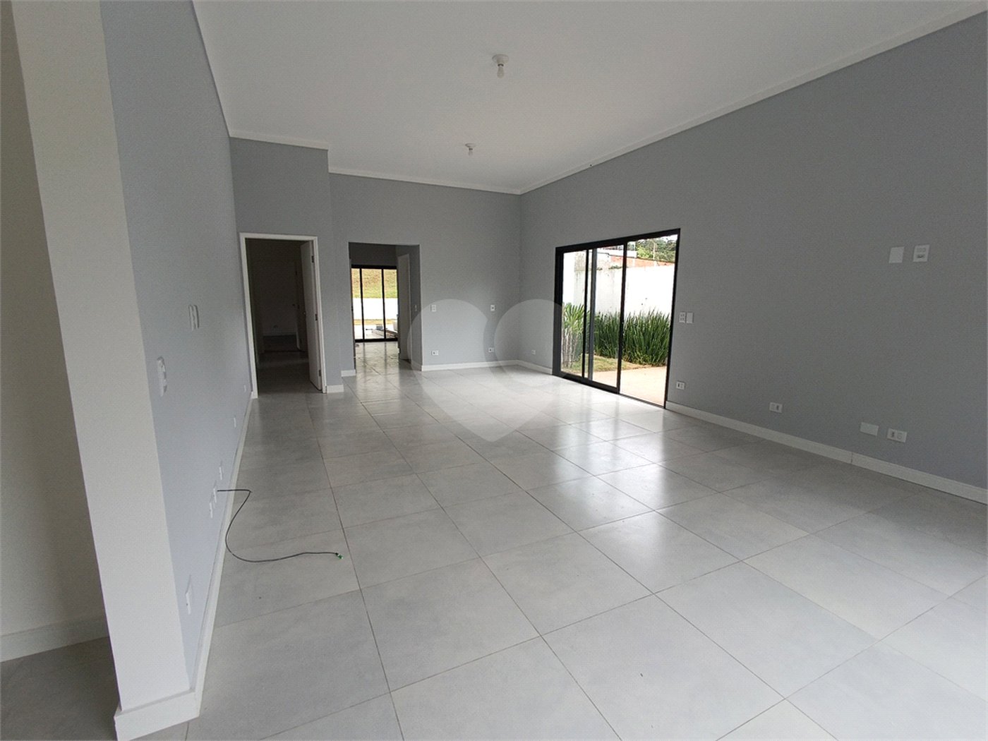 Casa à venda com 3 suítes no condomínio Altos de São Roque, São Roque - SP