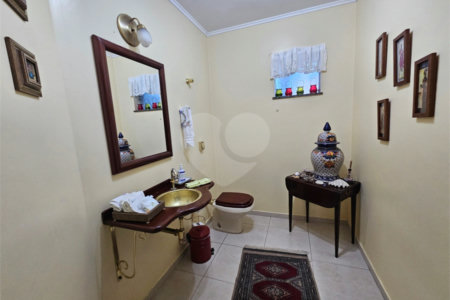 Sobrado à venda com 4 quartos, sendo 2 suítes, em Interlagos, São Paulo, SP