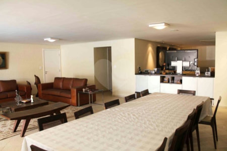 Casa Térrea à venda ou para alugar com 3 suítes em Brooklin Velho, São Paulo, SP
