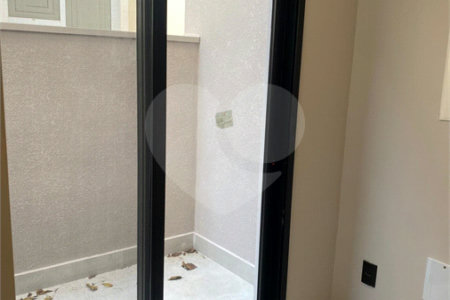 Casa à venda com 4 quartos, sendo 3 suítes, no condomínio Recanto dos Paturis, Vinhedo - SP