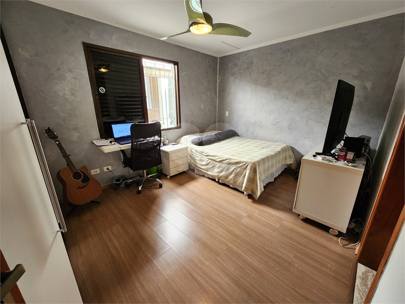 Casa à venda com 4 quartos, sendo 3 suítes,  em Vila Rosália, Guarulhos, SP