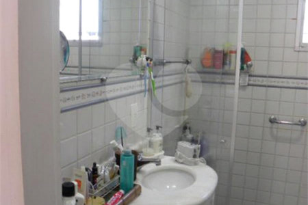 Casa à venda com 3 quartos, sendo 1 suíte, no condomínio Villas de São Francisco, São Paulo - SP
