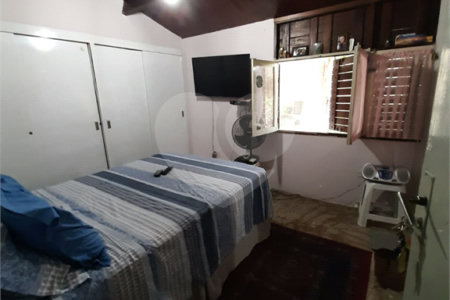 Sobrado à venda com 3 quartos, sendo 1 suíte, em Bosque da Saúde, São Paulo, SP