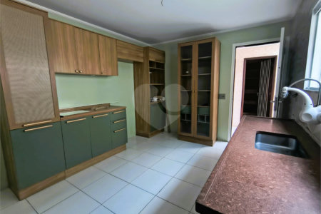 Sobrado à venda com 3 quartos, sendo 1 suíte,  em Jardim Esmeralda, São Paulo, SP