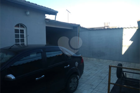 Casa Térrea à venda com 3 suítes em Jardim São Pedro, Mogi das Cruzes, SP
