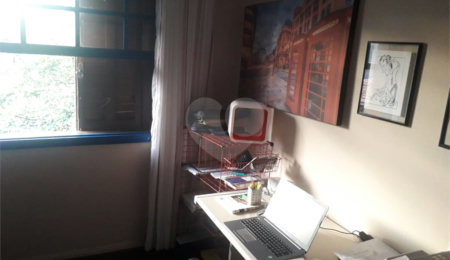 Casa à venda com 3 quartos, sendo 1 suíte, no Centro, Socorro, SP
