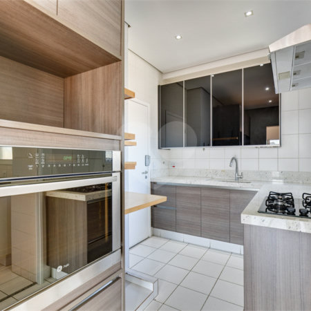 Apartamento à venda com 3 quartos, sendo 1 suíte, em Santo Amaro, São Paulo, SP