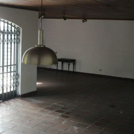Casa Térrea à venda ou para alugar com 6 suítes em Vila Tramontano, São Paulo, SP