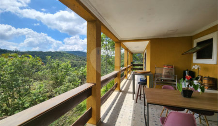 Casa à venda com 5 suítes no condomínio Suíça da Cantareira, Mairiporã - SP