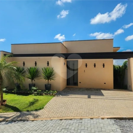 Casa à venda com 3 quartos, sendo 1 suíte, no condomínio Consoli Residencial, Atibaia - SP
