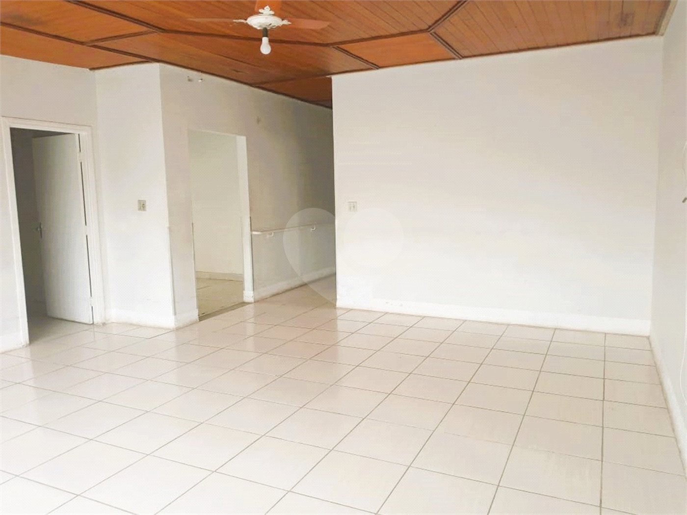 Casa à venda ou para alugar com 7 quartos, sendo 2 suítes, em Jardim Peri Peri, São Paulo, SP