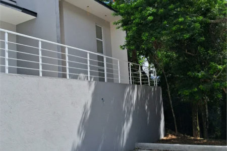 Casa Térrea à venda com 3 quartos, sendo 1 suíte,  em Parque Rizzo, Cotia, SP
