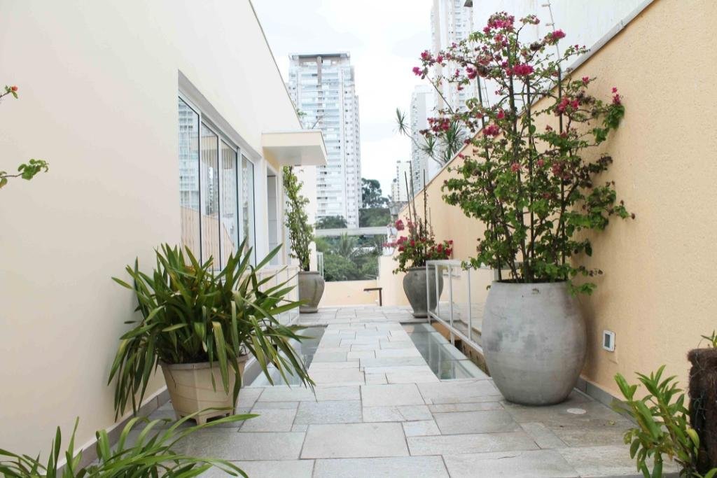 Casa Térrea à venda ou para alugar com 3 suítes em Brooklin Velho, São Paulo, SP