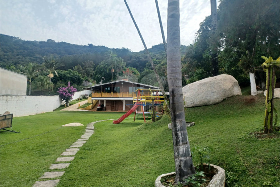 Casa à venda com 5 quartos, sendo 2 suítes, em Rio Abaixo, Mairiporã, SP