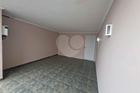 Casa à venda ou para alugar com 3 quartos, sendo 1 suíte, em Vila Aparecida, Itapetininga, SP