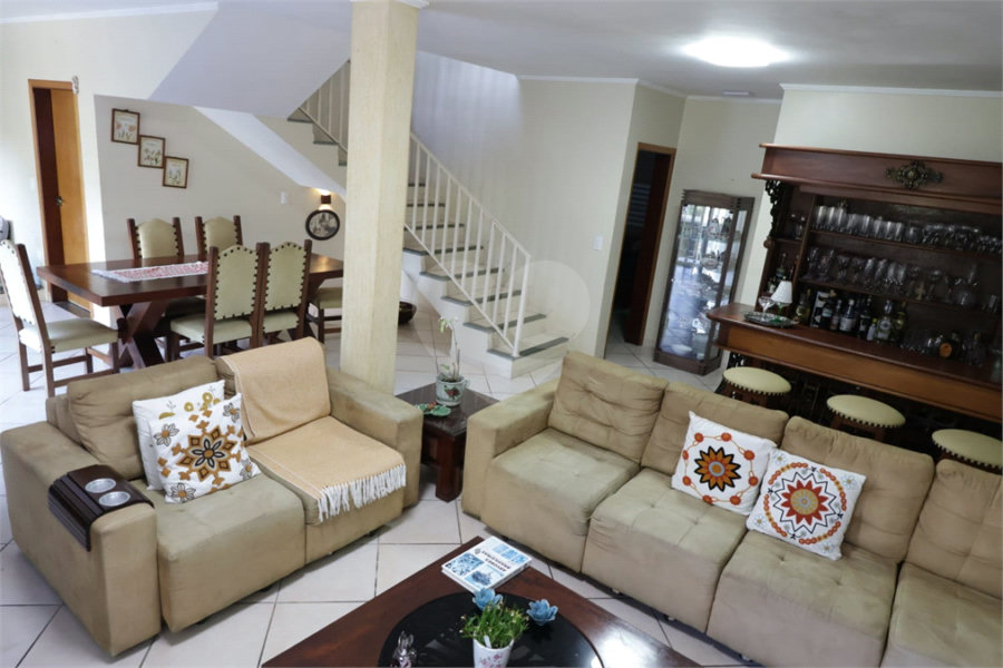 Casa à venda com 3 suítes no condomínio Parque Imperial da Cantareira, Mairiporã - SP