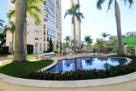 Apartamento à venda com 3 suítes em Santo Amaro, São Paulo, SP