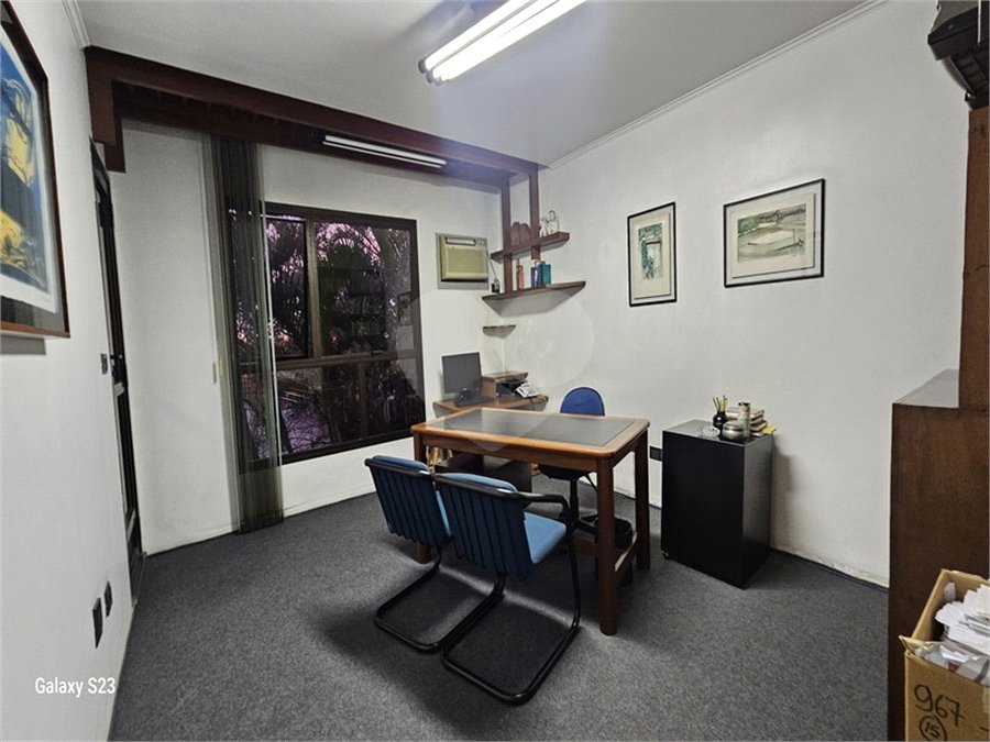 Casa à venda com 8 quartos, sendo 2 suítes, em Indianópolis, São Paulo, SP