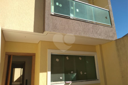 Sobrado à venda com 3 suítes em Chora Menino, São Paulo, SP