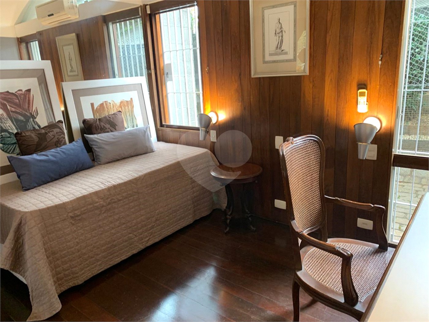 Casa à venda com 5 quartos, sendo 3 suítes, em Morumbi, São Paulo, SP