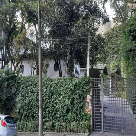 Casa à venda com 5 quartos, sendo 2 suítes,  em Jardim Guedala, São Paulo, SP