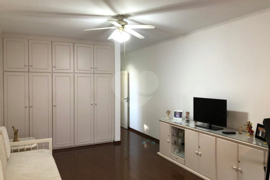 Sobrado à venda com 5 quartos, sendo 3 suítes, em Tremembé, São Paulo, SP