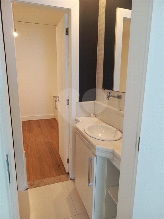 Casa à venda com 3 quartos, sendo 1 suíte, no condomínio Paraíso Classe A, Rio de Janeiro - RJ