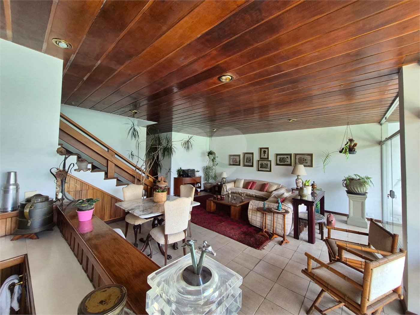 Casa de Vila à venda ou para alugar com 4 quartos, sendo 2 suítes,  em Jardim Leonor, São Paulo, SP