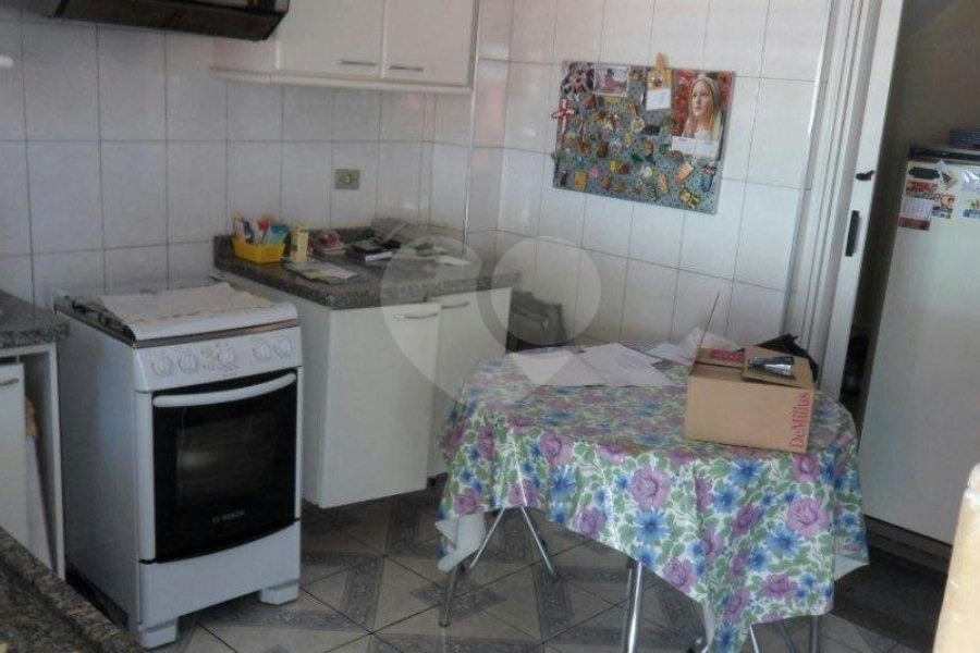 Sobrado à venda com 3 quartos, sendo 1 suíte, em Vila Irmãos Arnoni, São Paulo, SP