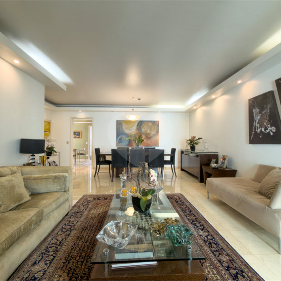 Apartamento com 190 metros 3 suítes 4 vagas de garagem