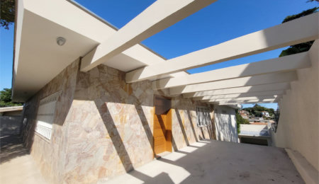 Casa Térrea à venda ou para alugar com 4 quartos, sendo 3 suítes,  em Horto Florestal, São Paulo, SP