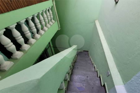 Casa à venda com 4 quartos, sendo 1 suíte, em Parque Maria Domitila, São Paulo, SP