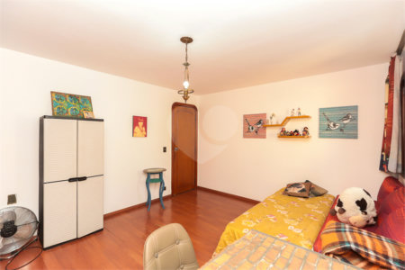 Casa à venda com 4 quartos, sendo 1 suíte, em Brooklin, São Paulo, SP