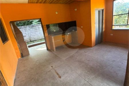Casa para alugar com 2 quartos, sendo 1 suíte, em Jardim Rene, São Roque, SP