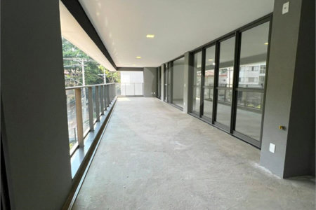 Apartamento à venda com 4 suítes em Sumaré, São Paulo, SP