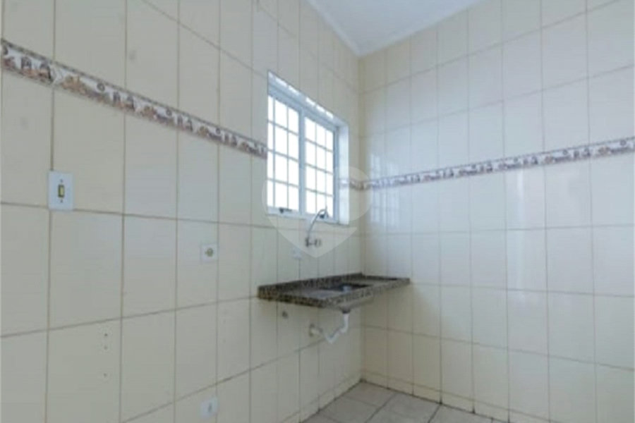 Casa para alugar com 2 quartos, sendo 1 suíte,  no condomínio Nova Carioba, São Paulo - SP