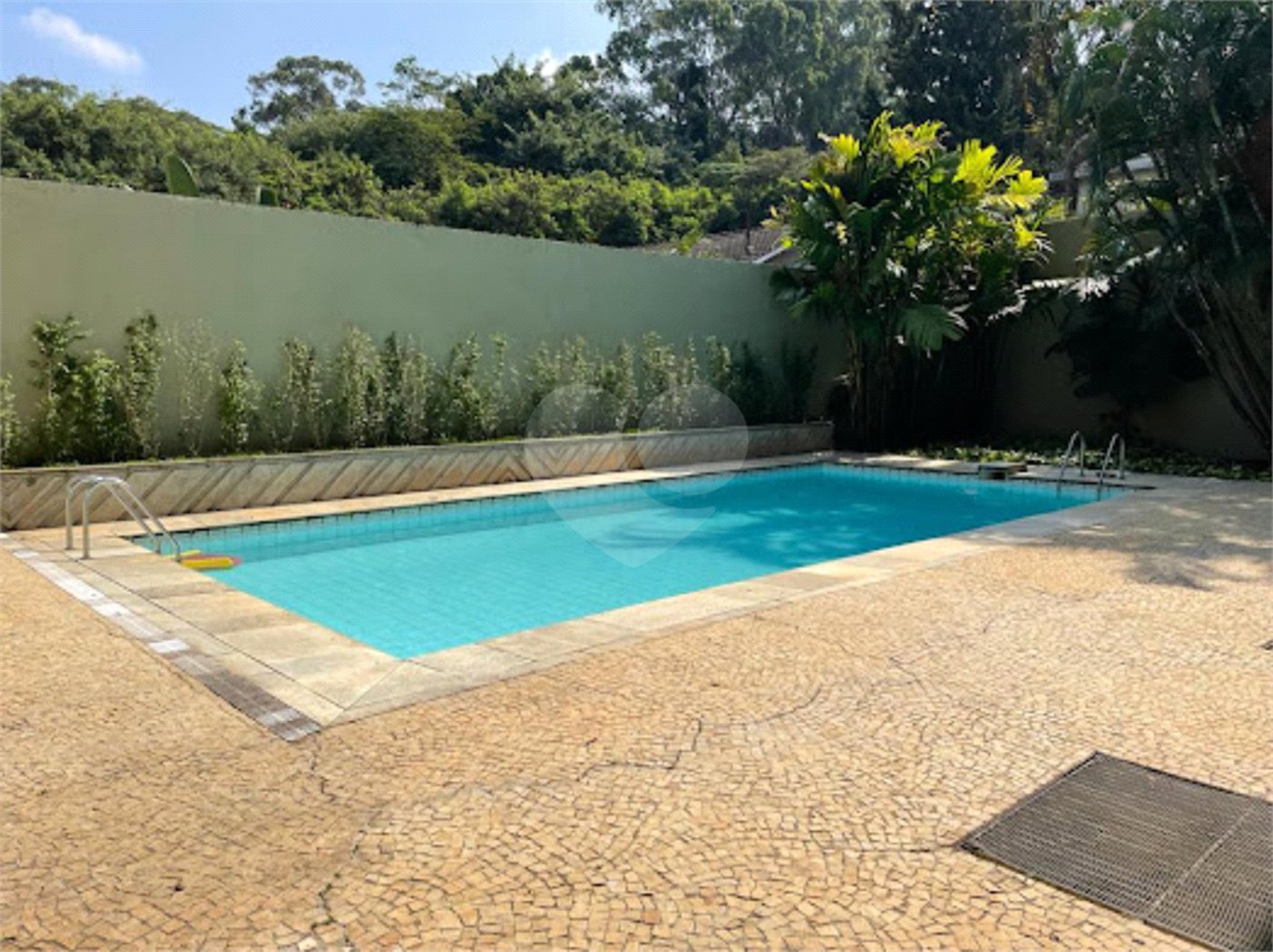 Sobrado à venda com 5 suítes em Paineiras do Morumbi, São Paulo, SP