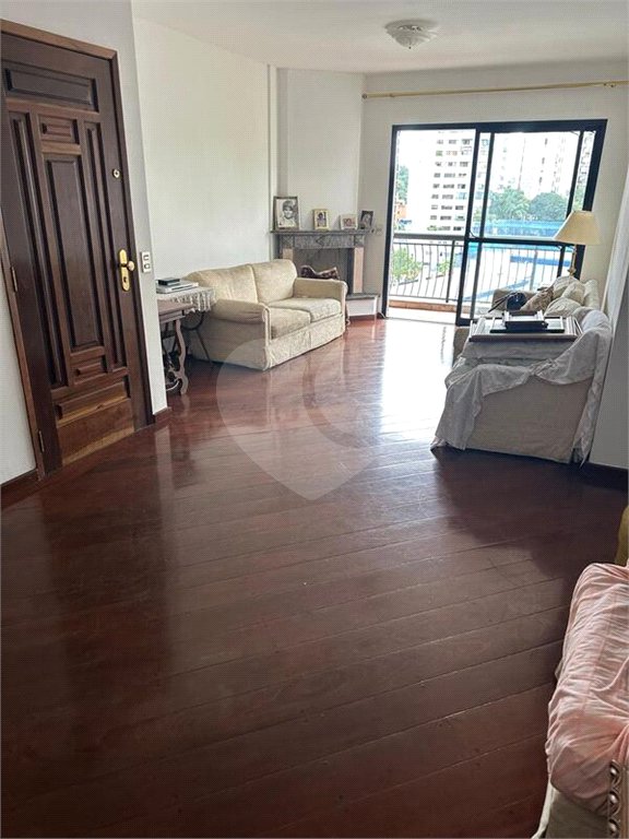 Apartamento para alugar com 4 quartos, sendo 2 suítes,  em Real Parque, São Paulo, SP