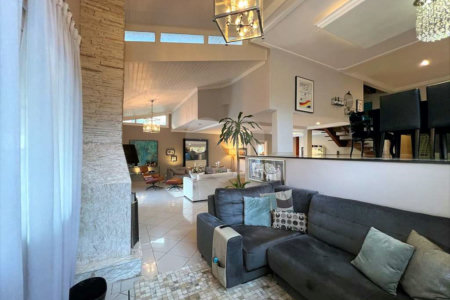 Casa à venda com 4 suítes em Vila Santo Antônio, Cotia, SP