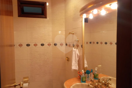 Sobrado à venda com 3 quartos, sendo 1 suíte,  em Santa Teresinha, São Paulo, SP