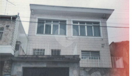 Sobrado à venda com 3 quartos, sendo 1 suíte,  em Chora Menino, São Paulo, SP