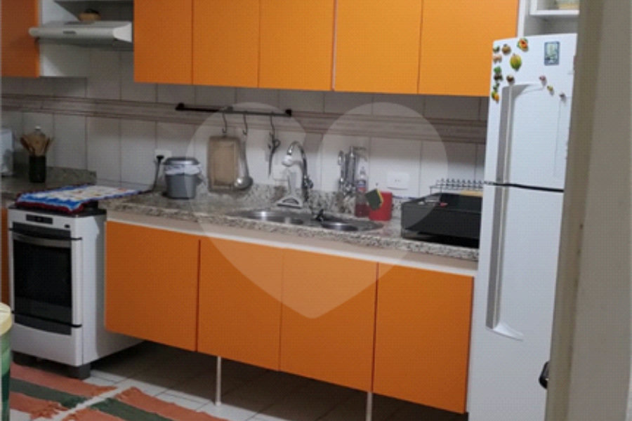 Duplex à venda com 3 quartos, sendo 1 suíte, em Enseada, Guarujá, SP