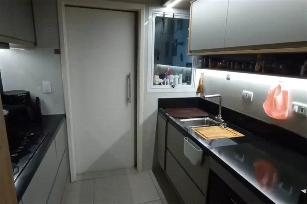 Casa à venda com 3 quartos, sendo 1 suíte,  no condomínio Jardim das Palmas, São Paulo - SP