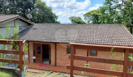 Casa à venda com 3 suítes em Roseira, Mairiporã, SP