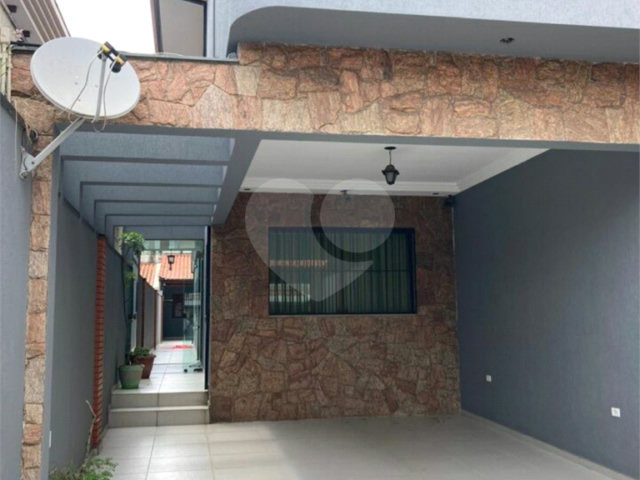 Sobrado à venda com 4 quartos, sendo 2 suítes,  em Vila Barreto, São Paulo, SP