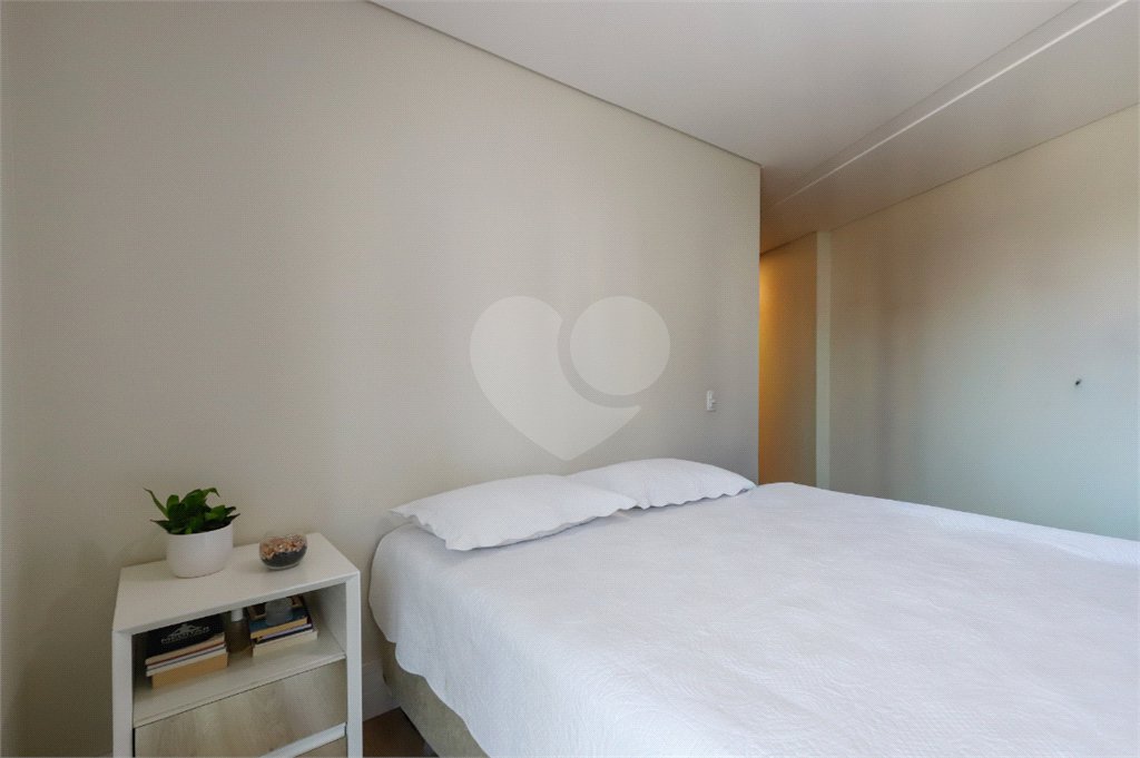 Apartamento à venda com 3 quartos, sendo 1 suíte,  em Vila Anastácio, São Paulo, SP