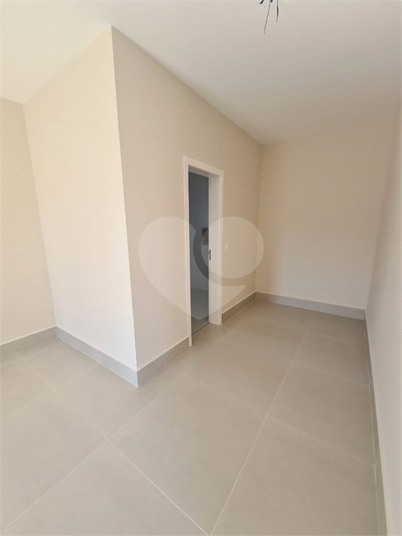 Casa à venda com 3 suítes no condomínio Loteamento Recanto dos Paturis, Vinhedo - SP