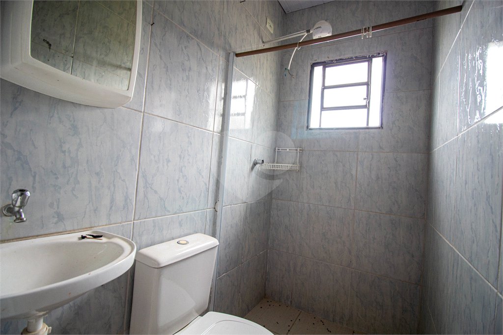 Casa à venda ou para alugar com 5 quartos, sendo 2 suítes, no condomínio Restinga Verde, São Roque - SP