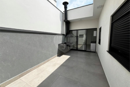 Casa à venda com 3 quartos, sendo 1 suíte, no condomínio Village Moutonnée, Salto - SP